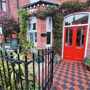Bed & Breakfast Acara House