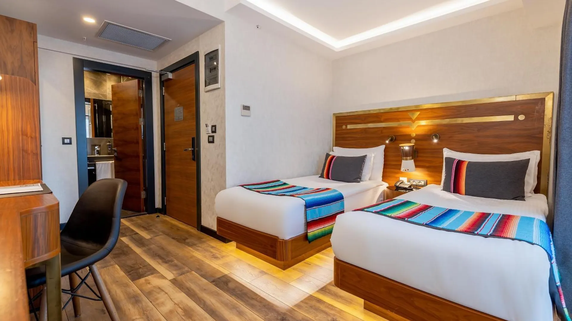 Hay Hotel Alsancak Izmir 3*,